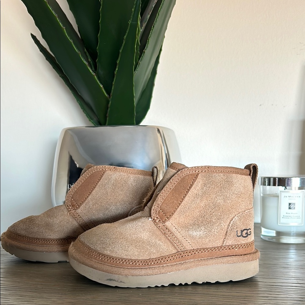 UGG Toddler Short Boots Size 9